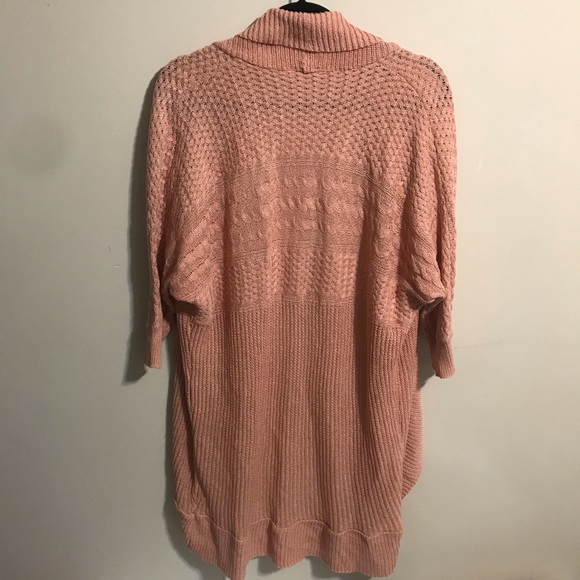 Forever 21 Cardigan Size Medium - Picture 2 of 4